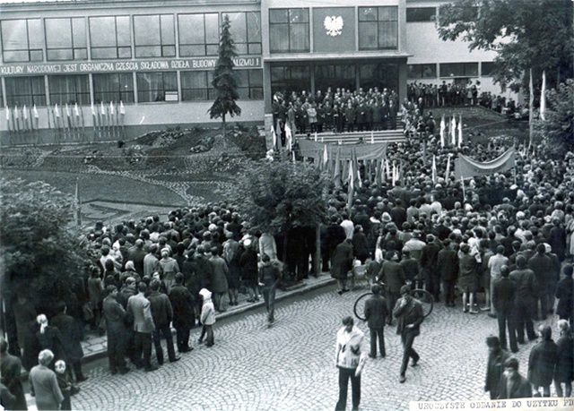 Na zdjęciu: Otwarcie Powiatowego Domu Kultury 26 września 1970