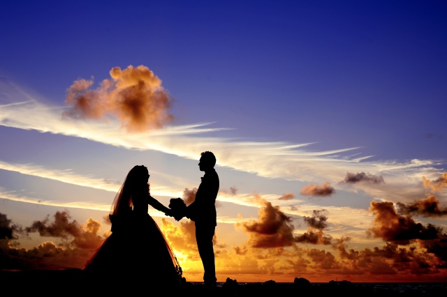 Zaproszenia na ślub - jak i kiedy je sformułować?